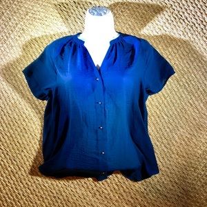 NWT. H&M navy blue short sleeve shirt